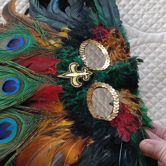 Feathered Mardi Gras Mask - Picture 5 of 9